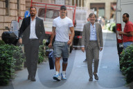 FUSSBALL - Zlatan Ibrahimovic ist unterwegs in Mailand mit einer Kniestütze