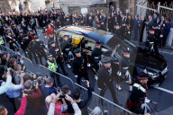 ROYALS - Trauer um die Queen: Sargprozession zur St. Giles Kathedrale, Edinburgh