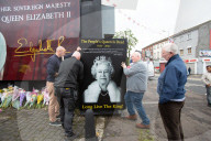 Irish and Northern Irish leaders hail Queen's contribution to peace.