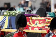 ROYALS - Trauer um die Queen: Die Prozession mit dem Sarg der Königin nach Westminster