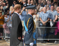 ROYALS - Trauer um die Queen: Die Prozession mit dem Sarg der Königin nach Westminster