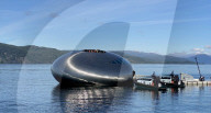 FEATURE - Das schwimmende Informationszentrum für Aquakultur und Kunstinstallation im norwegischen Hardangerfjord