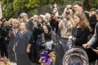 Hundreds of thousands of people are expected to go to London to pay their respects to the Queen.