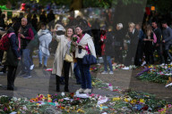 People mourning the death of the Queen