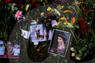 People mourning the death of the Queen