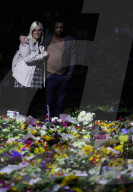People mourning the death of the Queen