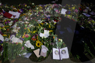 People mourning the death of the Queen