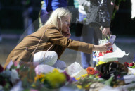 People mourning the death of the Queen