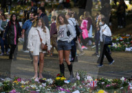 People mourning the death of the Queen