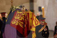 ROYALS - Trauer um die Queen: Enkelkinder der Königin halten Totenwache in der Westminster Hall