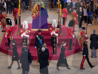 ROYALS - Trauer um die Queen: Enkelkinder der Königin halten Totenwache in der Westminster Hall