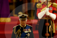 ROYALS - Trauer um die Queen: König Charles hält Totenwache am Sarg seiner Mutter