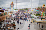 NEWS - Oktoberfest 2022: Trübe Stimmung auf der Theresienwiese am Eröffnungssonntag