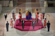 ROYALS - Trauer um die Queen: Amtsträgerin Black Rod erweist heute um 06:30 Uhr am letzten Tag der Aufbahrung am Sarg von Königin Elizabeth II. die Ehre