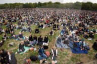 ROYALS - Staatsbegraebnis der Queen: Trauernde versammeln sich im Hyde Park
