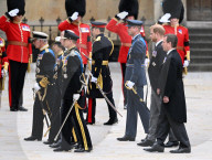 ROYALS - Staatsbegraebnis der Queen: Der Sarg wird zur Westminster Abbey gefahren