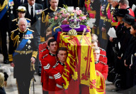 ROYALS - Staatsbegraebnis der Queen: Der Sarg wird aus der Westminster Abbey getragen