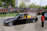ROYALS - Staatsbegraebnis der Queen: Der Sarg auf dem Weg zum Wellington Arch
