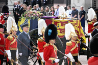 ROYALS - Staatsbegraebnis der Queen: Der Sarg auf dem Weg zum Wellington Arch