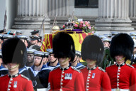 ROYALS - Staatsbegraebnis der Queen: Der Sarg auf dem Weg zum Wellington Arch