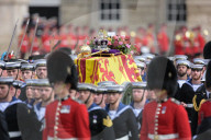 ROYALS - Staatsbegraebnis der Queen: Der Sarg auf dem Weg zum Wellington Arch