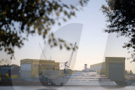 NEWS - Russian Yacht "Dilbar" has arrived at Lürssen shipyards in Bremen