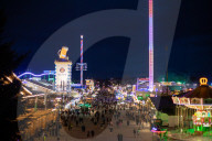NEWS - Abendliche Impressionen vom Oktoberfest in München