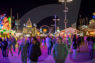 NEWS - Abendliche Impressionen vom Oktoberfest in München