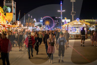 NEWS - Abendliche Impressionen vom Oktoberfest in München
