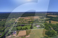 Alec Baldwin Puts Up For Sale His Hamptons Home For $29 Million Dollars
