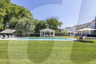 Alec Baldwin Puts Up For Sale His Hamptons Home For $29 Million Dollars