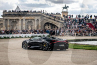 FEATURE - Der neue Bugatti-Hypercar Mistral W16 feiert sein Europadebüt in Chantilly