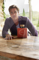 PEOPLE - Brad Pitts Hautpflegeserie dreht sich um sein Weingut in Südfrankreich
