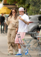 Justin Bieber And Hailey Bieber Hold Hands While Getting Coffee
