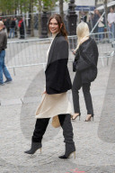 PEOPLE - Gäste bei der Stella McCartney Modenschau in Paris