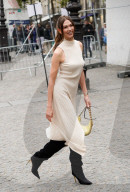 PEOPLE - Gäste bei der Stella McCartney Modenschau in Paris