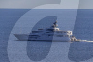 NEWS - Geleitschutz: Putins Yacht Kocatka wird von Kaliningrad nach Sankt Petersburg verlegt