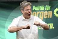 NEWS - Der deutsche Wirtschaftsminister Habeck bei einem Wahlkampfauftritt in Hannover