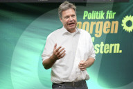 NEWS - Der deutsche Wirtschaftsminister Habeck bei einem Wahlkampfauftritt in Hannover