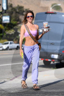 Brooke Burke Making A Coffee Run
