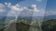 NEWS -  Windturbinen auf Hüglen in Nanning, China