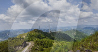 NEWS -  Windturbinen auf Hüglen in Nanning, China
