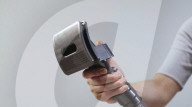 FEATURE - Dyson lanciert neues Katzen- und Hundepflegeset
