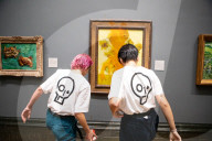 Climate activists splattered what appears to be tomato soup on "Sunflowers" by Vincent van Gogh