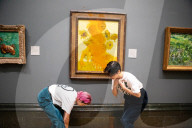 Climate activists splattered what appears to be tomato soup on "Sunflowers" by Vincent van Gogh