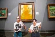 Climate activists splattered what appears to be tomato soup on "Sunflowers" by Vincent van Gogh