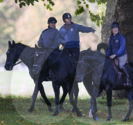 ROYALS - Ein glücklicher Prinz Andrew reitet in Windsor