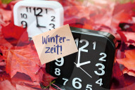 FEATURE -  Symbol: Zeitumstellung auf Winterzeit