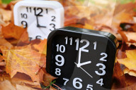 FEATURE -  Symbol: Zeitumstellung auf Winterzeit