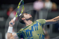 TENNIS - Swiss Indoors: Der Weltranglistenerste Carlos Alcaraz siegt gegen Botic Van Zandschulp 